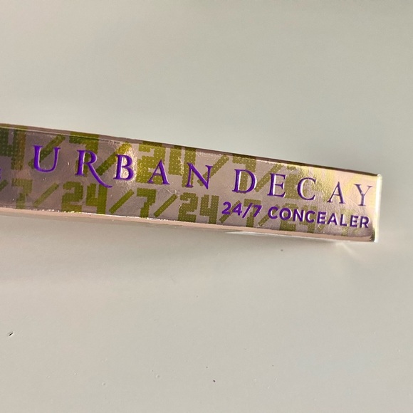 NWBox Urban Decay 24/7 Concealer Pencil - Picture 2 of 4